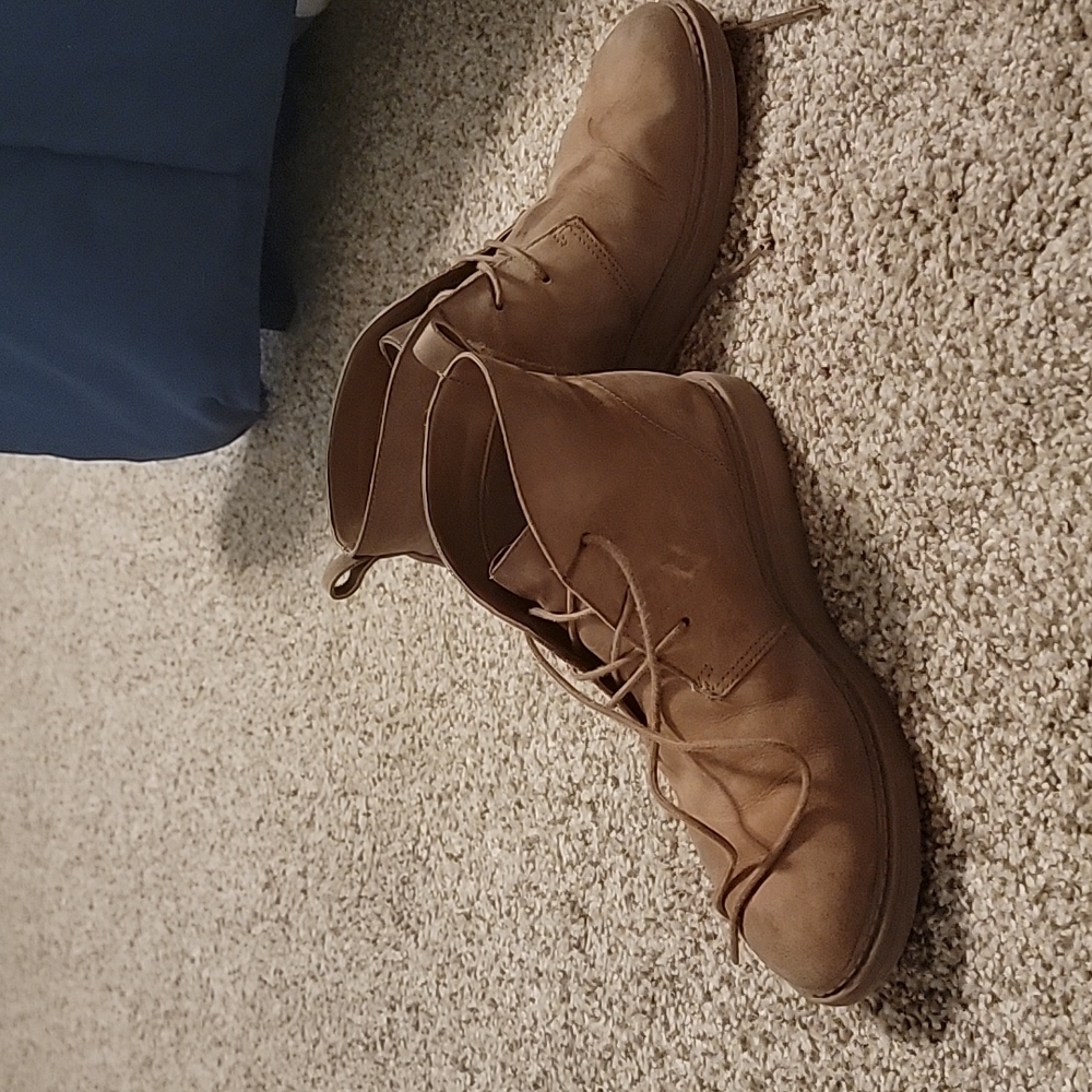 Clarks Women's Dove Roxana Chukka Boot